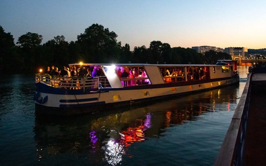 Péniche privatisée sur la Seine, lieu privatisable à Paris