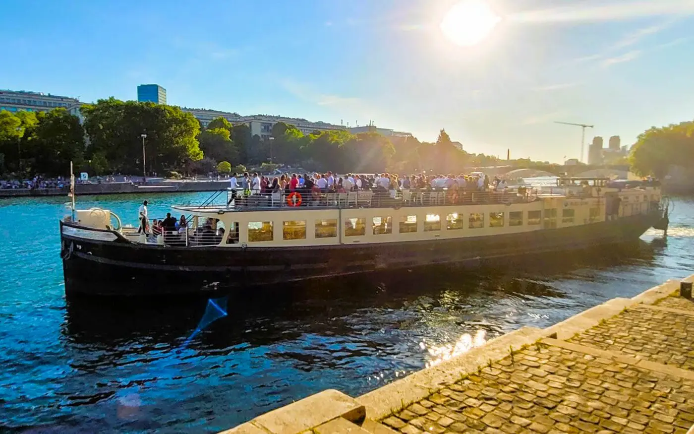 La Péniche de Christina, péniche, Aux portes de Paris, jusqu'à 250 personnes debout — photo 2