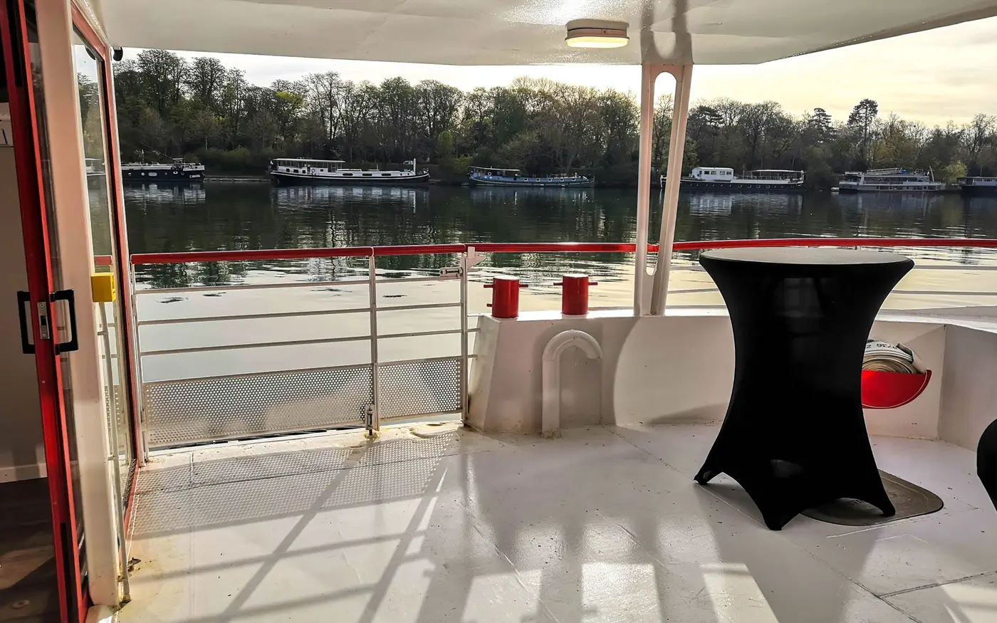 La Péniche de Lea, péniche, Aux portes de Paris, jusqu'à 60 personnes debout — photo 4