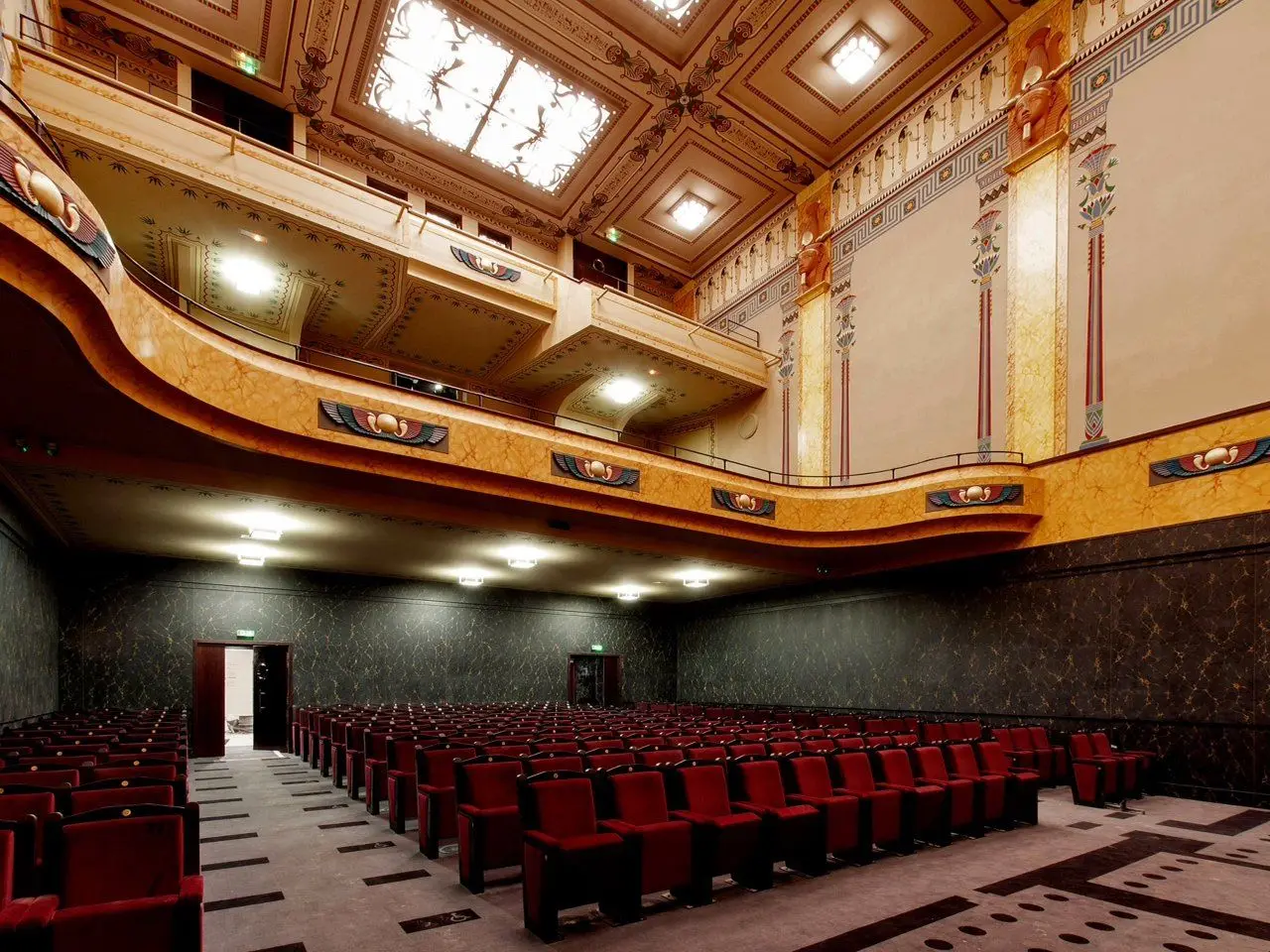Le Louxor, lieu privatisable à Paris